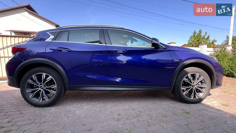 Внедорожник / Кроссовер Infiniti QX30 2016 в Киеве
