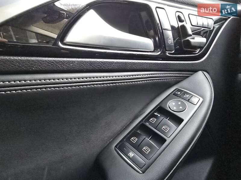 Позашляховик / Кросовер Infiniti QX30 2017 в Львові