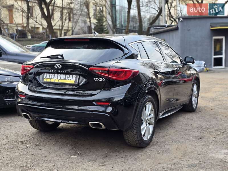 Позашляховик / Кросовер Infiniti QX30 2017 в Львові