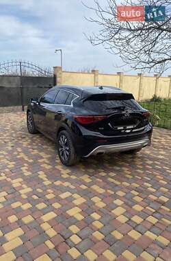 Внедорожник / Кроссовер Infiniti QX30 2016 в 