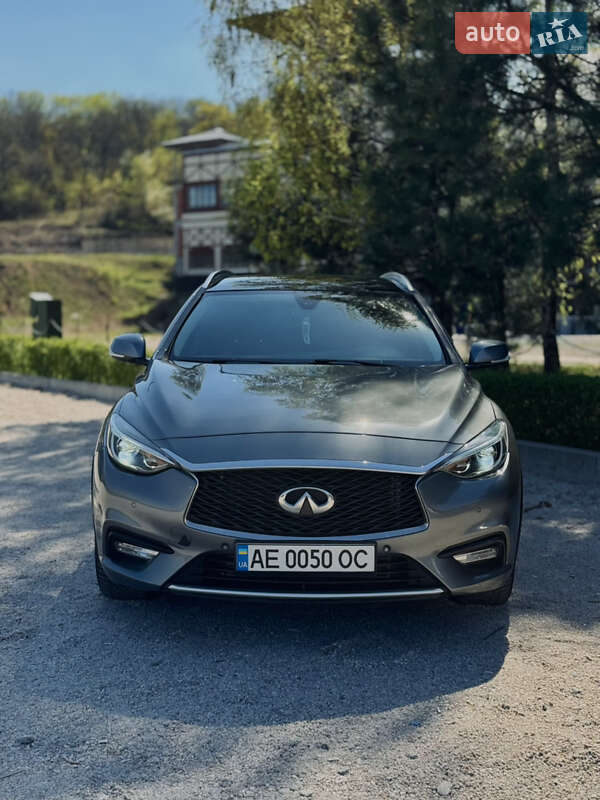 Внедорожник / Кроссовер Infiniti QX30 2016 в Днепре