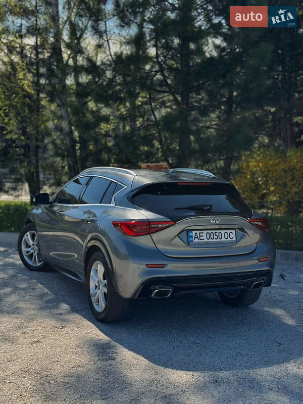 Внедорожник / Кроссовер Infiniti QX30 2016 в Днепре