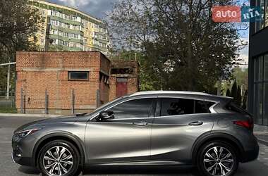 Внедорожник / Кроссовер Infiniti QX30 2016 в 