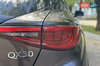 Внедорожник / Кроссовер Infiniti QX30 2017 в 
