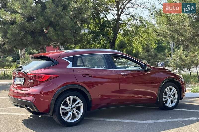Внедорожник / Кроссовер Infiniti QX30 2016 в Львове