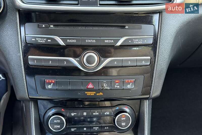 Внедорожник / Кроссовер Infiniti QX30 2016 в Львове