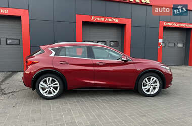 Позашляховик / Кросовер Infiniti QX30 2018 в 