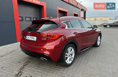 Позашляховик / Кросовер Infiniti QX30 2018 в 