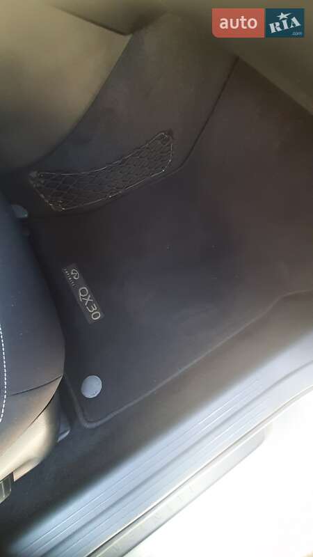 Позашляховик / Кросовер Infiniti QX30 2017 в Києві