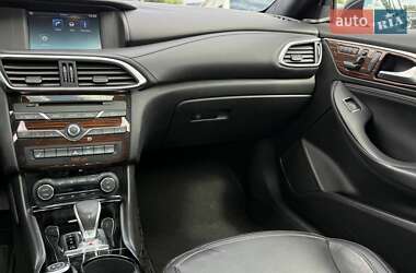 Внедорожник / Кроссовер Infiniti QX30 2016 в 