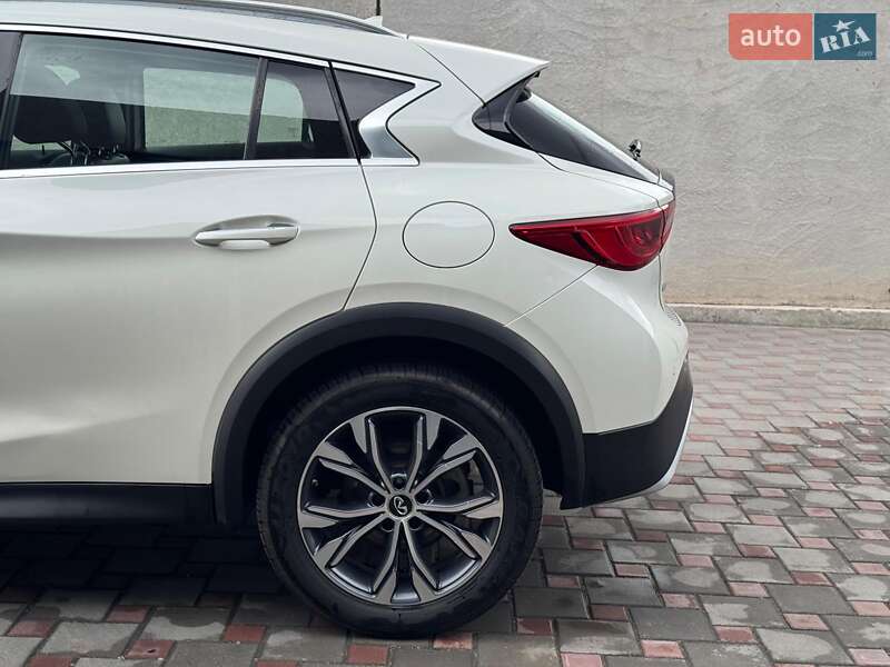 Позашляховик / Кросовер Infiniti QX30 2017 в Запоріжжі