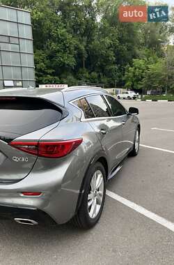 Внедорожник / Кроссовер Infiniti QX30 2016 в 
