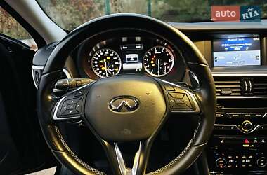 Внедорожник / Кроссовер Infiniti QX30 2016 в 