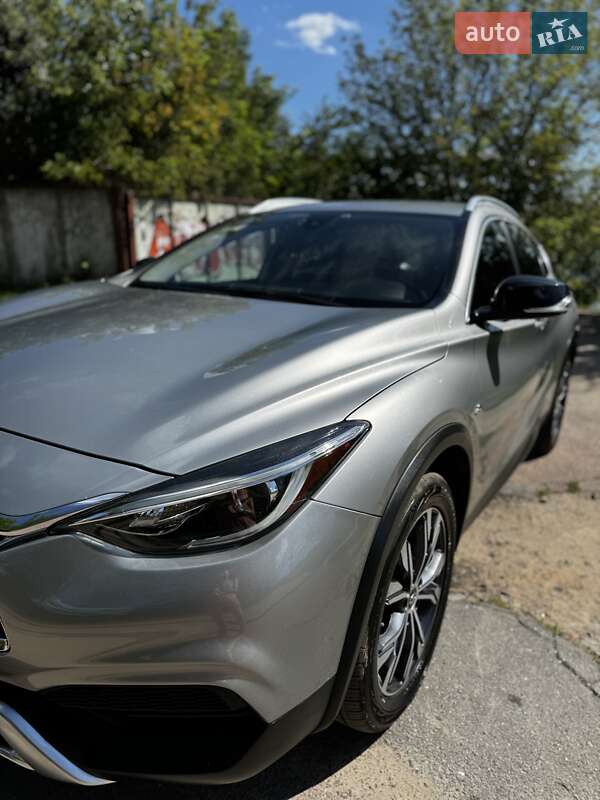 Внедорожник / Кроссовер Infiniti QX30 2016 в Киеве