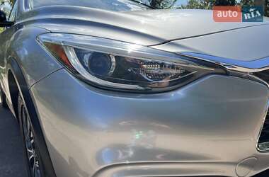 Позашляховик / Кросовер Infiniti QX30 2016 в 