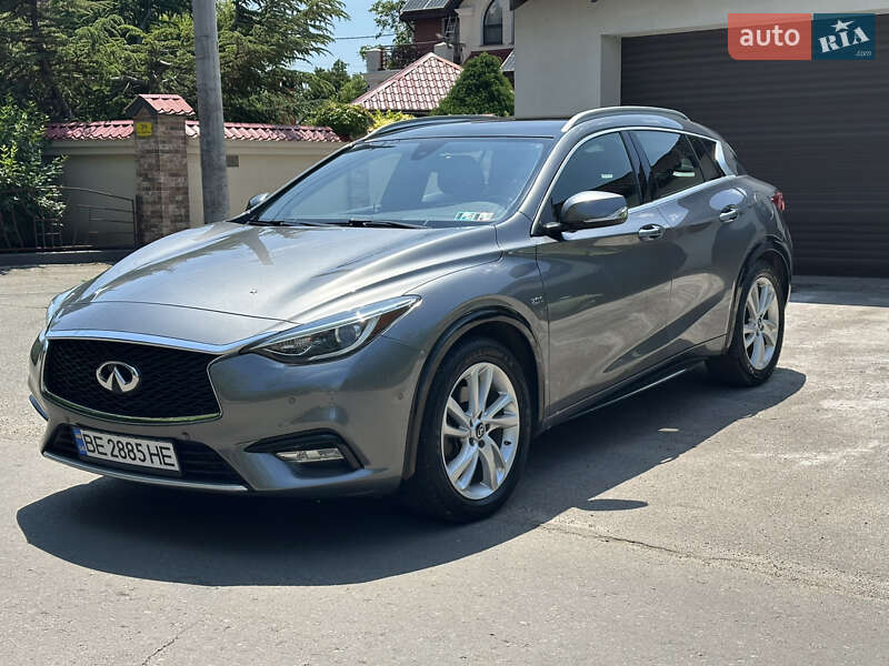 Внедорожник / Кроссовер Infiniti QX30 2016 в 