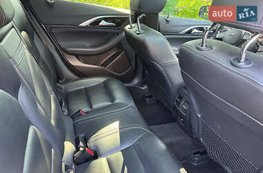 Внедорожник / Кроссовер Infiniti QX30 2017 в 