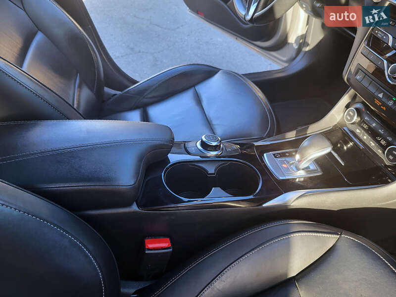 Внедорожник / Кроссовер Infiniti QX30 2016 в Днепре