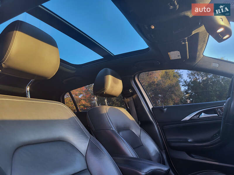 Внедорожник / Кроссовер Infiniti QX30 2016 в Днепре