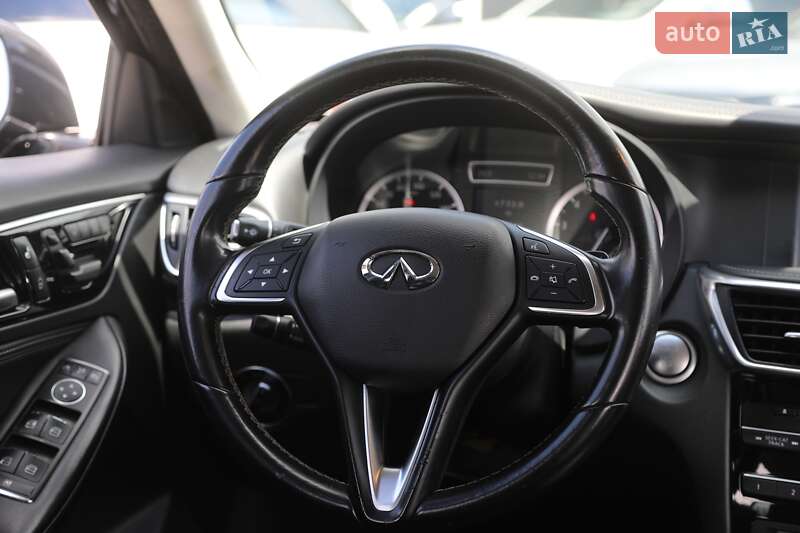 Позашляховик / Кросовер Infiniti QX30 2017 в Харкові