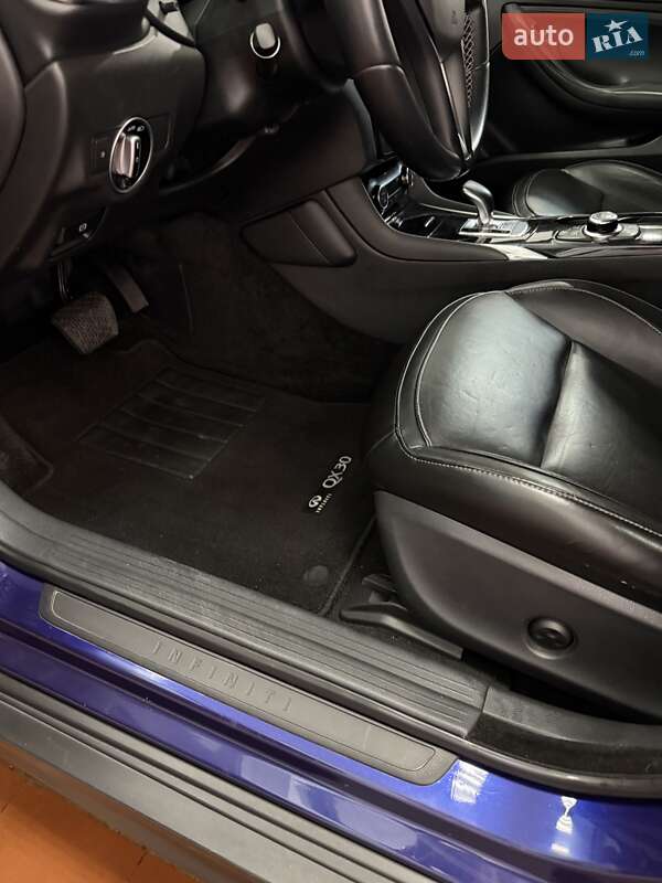 Внедорожник / Кроссовер Infiniti QX30 2016 в Харькове
