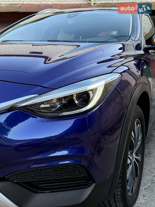 Внедорожник / Кроссовер Infiniti QX30 2016 в Харькове