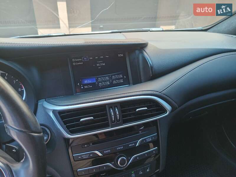 Внедорожник / Кроссовер Infiniti QX30 2016 в Львове