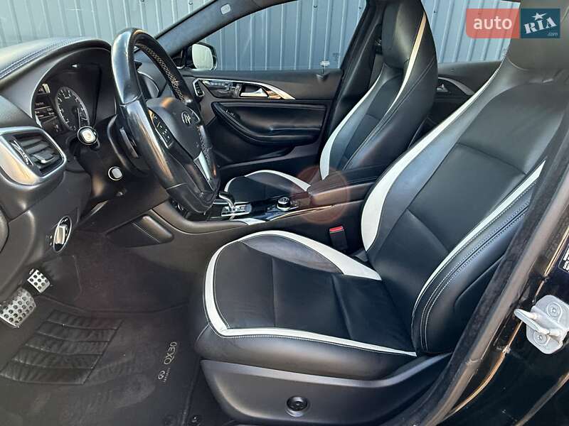 Внедорожник / Кроссовер Infiniti QX30 2016 в Киеве