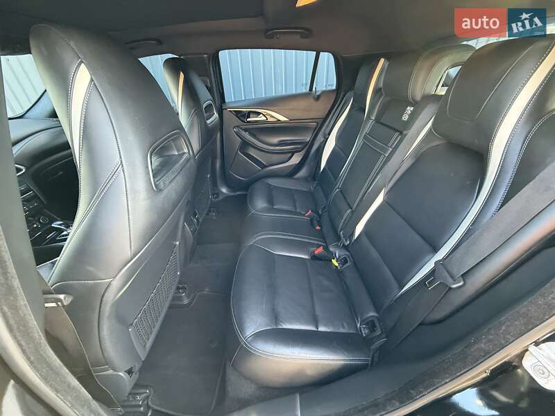 Внедорожник / Кроссовер Infiniti QX30 2016 в Киеве
