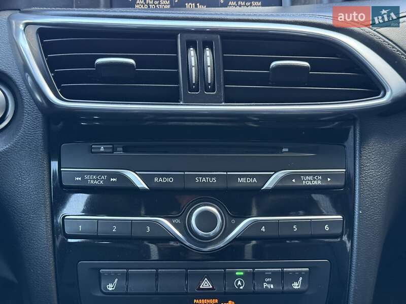Внедорожник / Кроссовер Infiniti QX30 2016 в Киеве