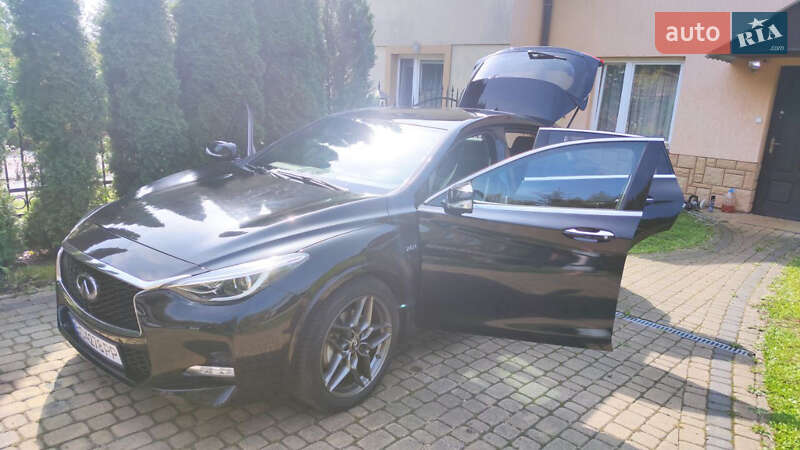 Позашляховик / Кросовер Infiniti QX30 2016 в Запоріжжі