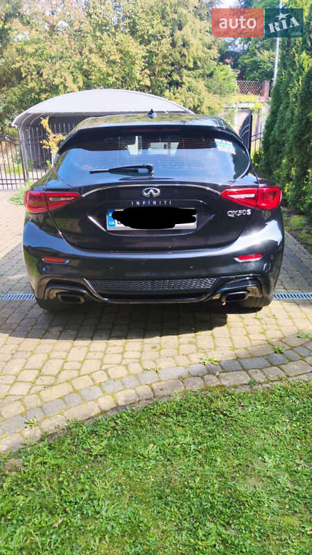 Позашляховик / Кросовер Infiniti QX30 2016 в Запоріжжі