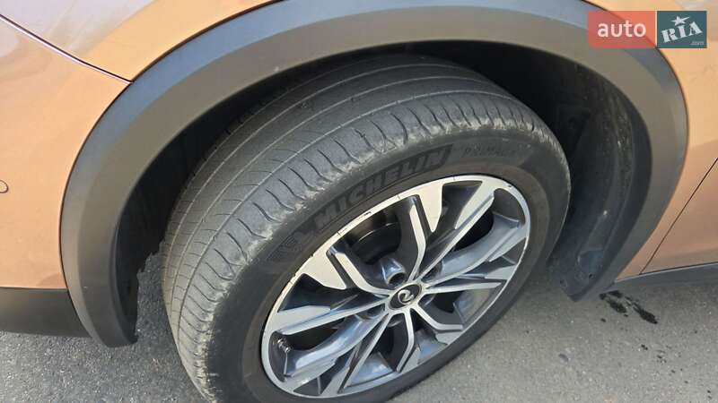 Внедорожник / Кроссовер Infiniti QX30 2017 в Черкассах