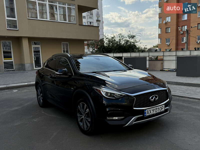 Внедорожник / Кроссовер Infiniti QX30 2016 в Харькове
