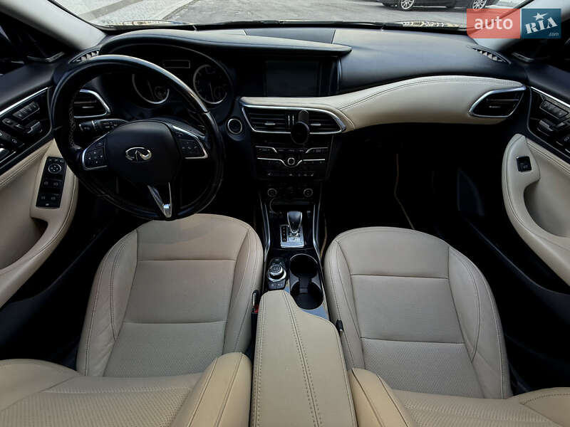 Внедорожник / Кроссовер Infiniti QX30 2016 в Харькове