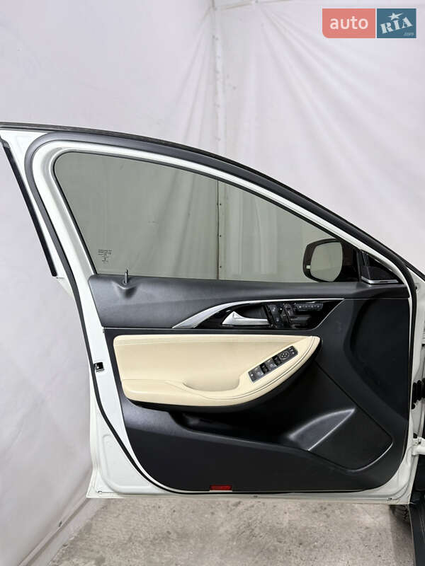 Позашляховик / Кросовер Infiniti QX30 2017 в Одесі