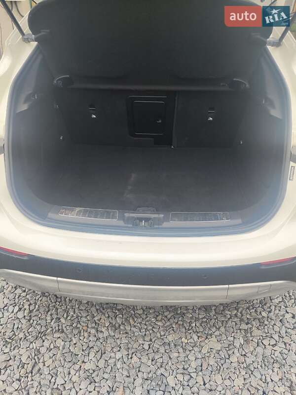 Внедорожник / Кроссовер Infiniti QX30 2017 в Львове