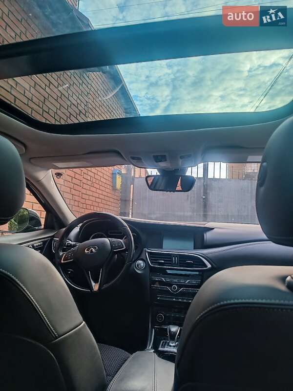 Позашляховик / Кросовер Infiniti QX30 2018 в Чорткові