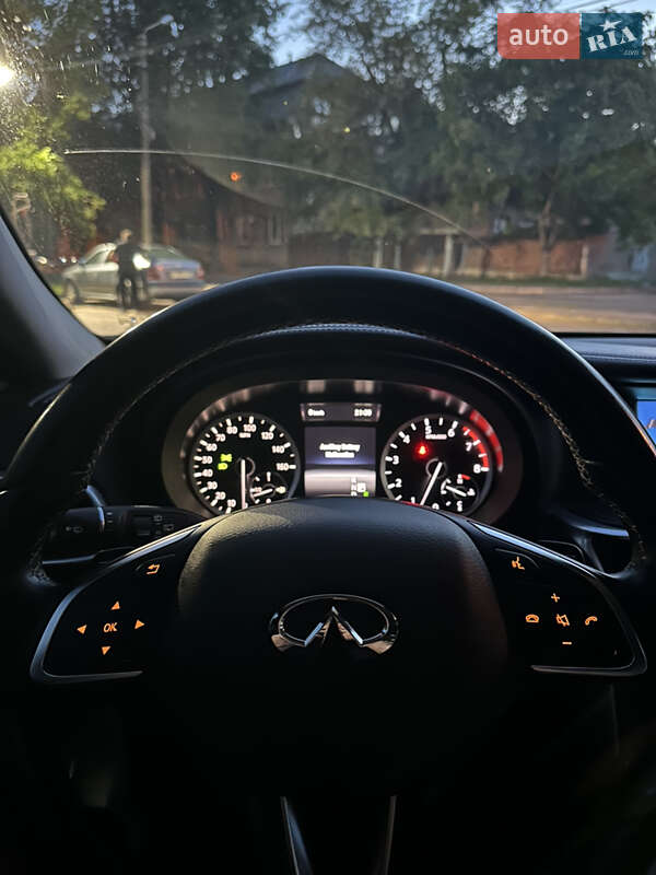 Внедорожник / Кроссовер Infiniti QX30 2016 в Ивано-Франковске