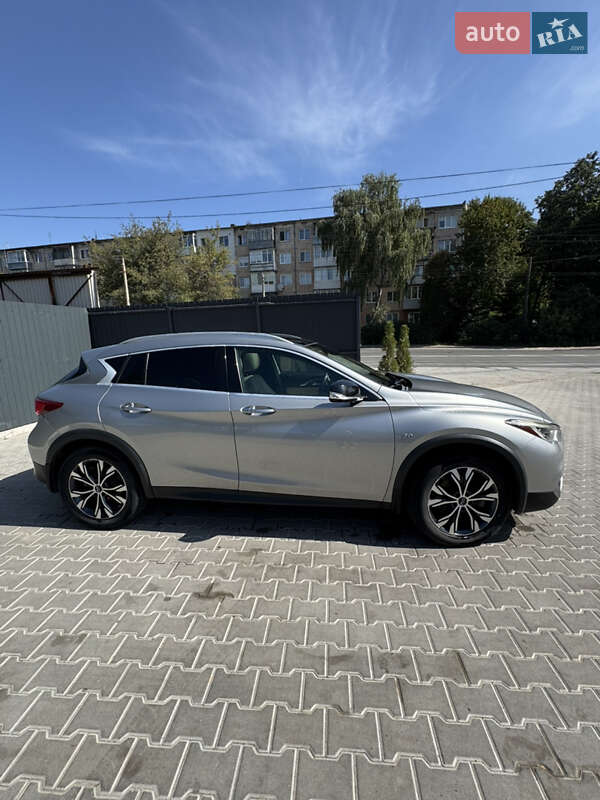 Внедорожник / Кроссовер Infiniti QX30 2016 в Тернополе