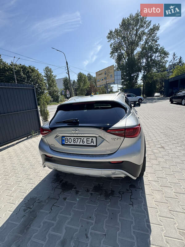 Внедорожник / Кроссовер Infiniti QX30 2016 в Тернополе