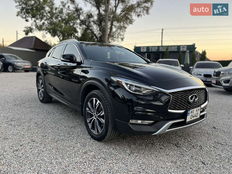 Infiniti QX30 2016
