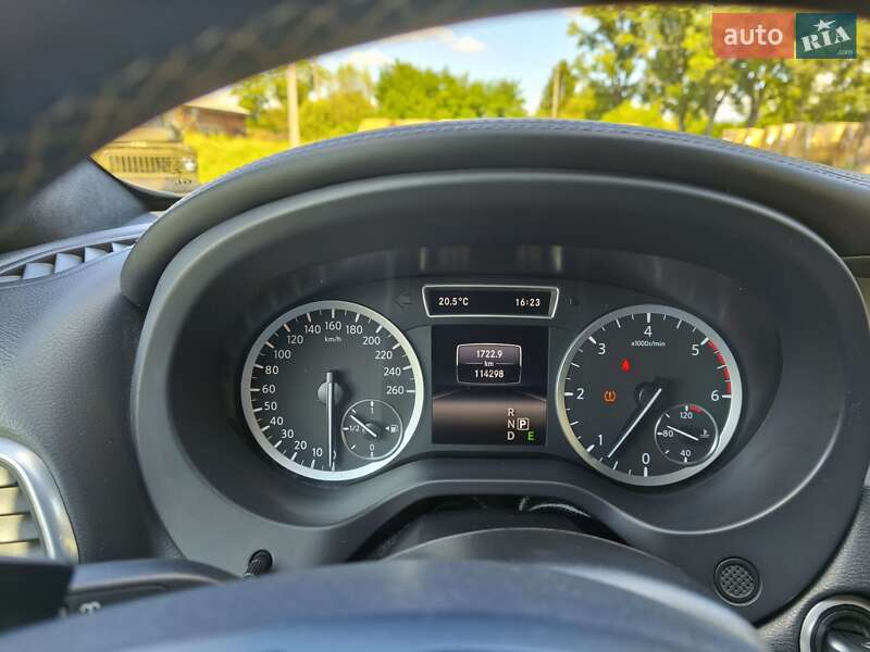 Внедорожник / Кроссовер Infiniti QX30 2016 в Ужгороде