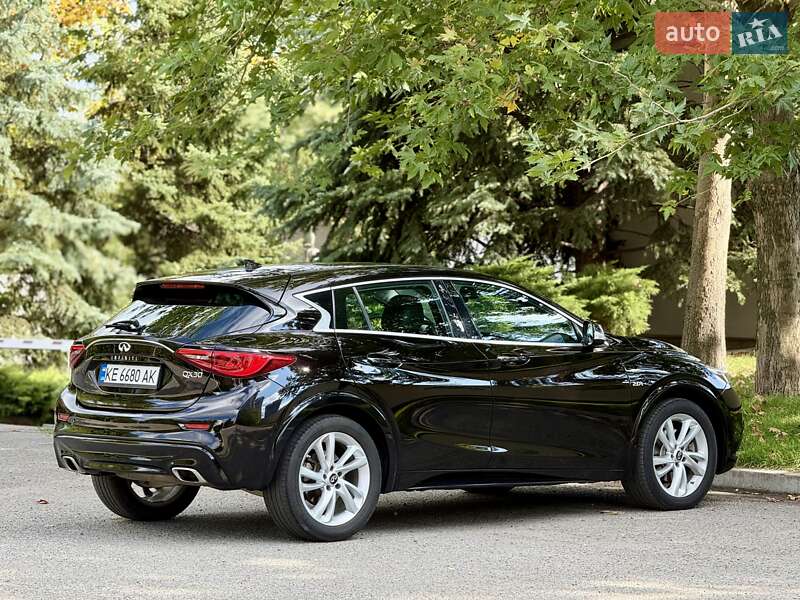 Позашляховик / Кросовер Infiniti QX30 2017 в Дніпрі