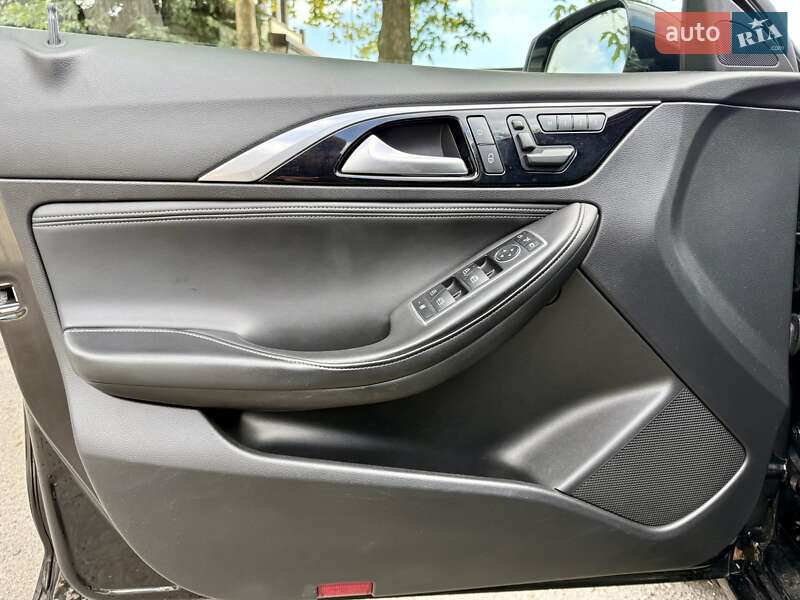 Позашляховик / Кросовер Infiniti QX30 2017 в Дніпрі