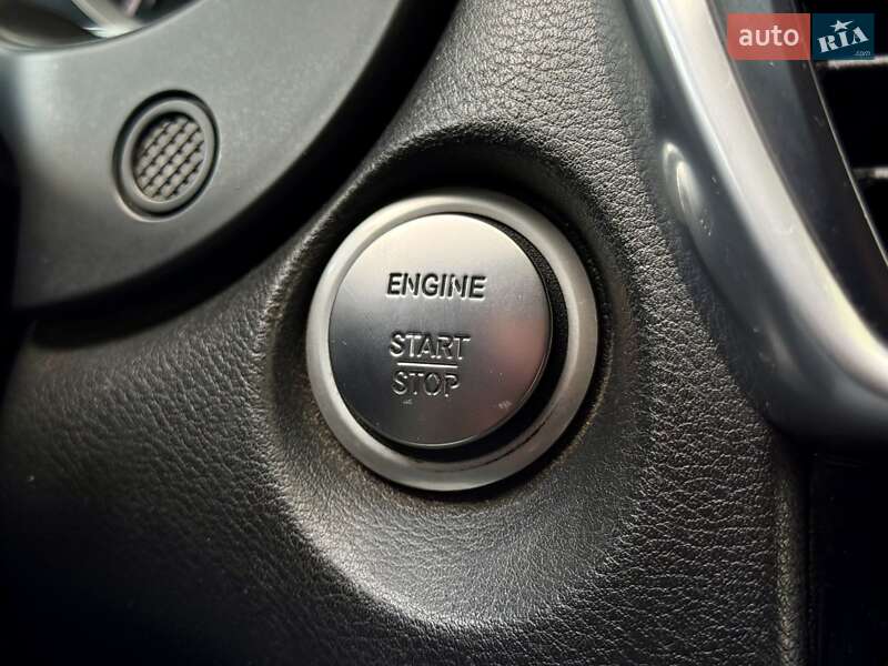 Позашляховик / Кросовер Infiniti QX30 2017 в Дніпрі