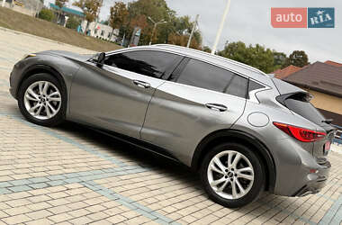 Внедорожник / Кроссовер Infiniti QX30 2016 в 