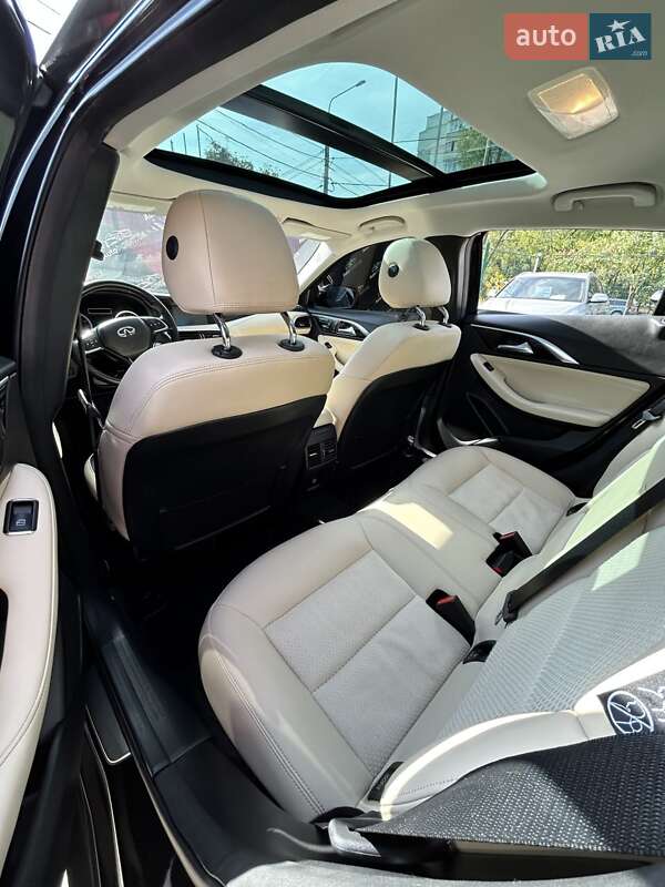 Внедорожник / Кроссовер Infiniti QX30 2018 в Сумах