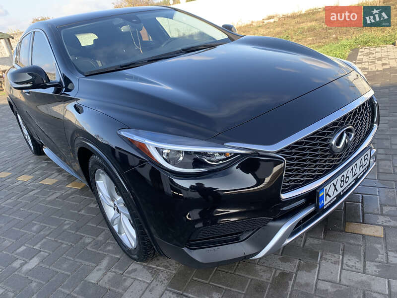 Внедорожник / Кроссовер Infiniti QX30 2017 в Васищево