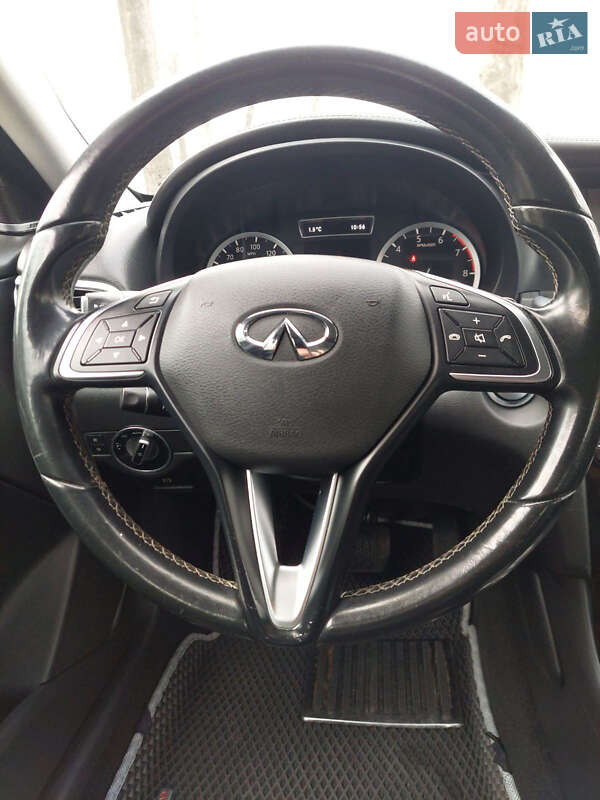 Позашляховик / Кросовер Infiniti QX30 2016 в Кременчуці